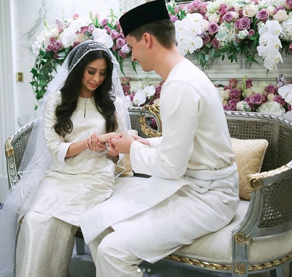 Ο παραμυθένιος γάμος της πριγκίπισσας του Τζοχόρ με έναν κοινό θνητό και η προίκα... των 4,40 ευρώ [εικόνες & βίντεο] | iefimerida.gr 0