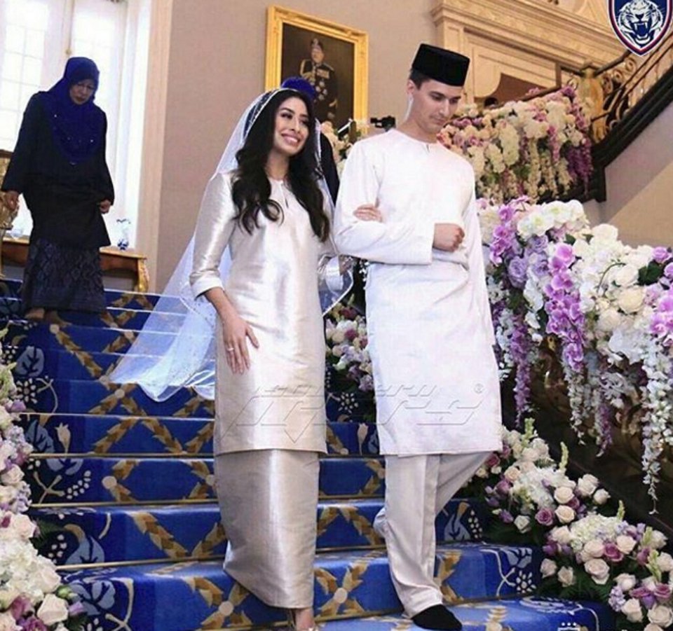 Ο παραμυθένιος γάμος της πριγκίπισσας του Τζοχόρ με έναν κοινό θνητό και η προίκα... των 4,40 ευρώ [εικόνες & βίντεο] | iefimerida.gr 4