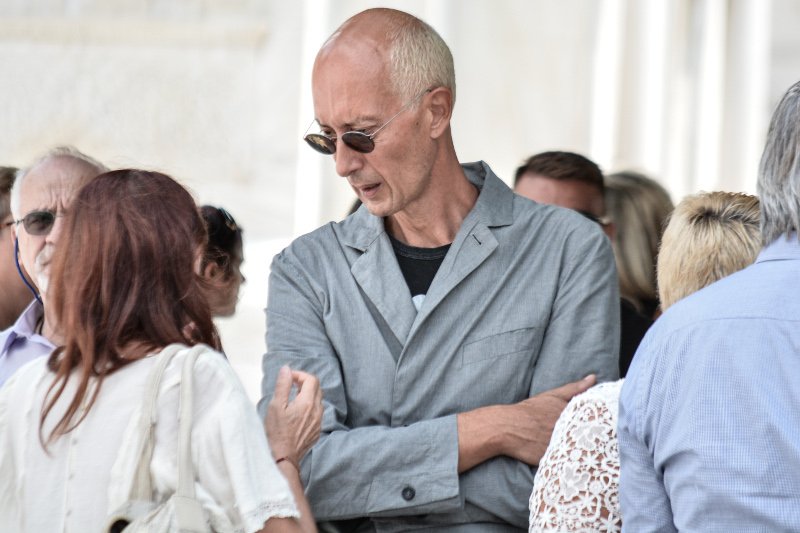 Φίλοι καλλιτέχνες, συγγενείς, εκπρόσωποι του πολιτικού κόσμου είπαν το τελευταίο αντίο στην Ζωή Λάσκαρη [εικόνες] | iefimerida.gr 69