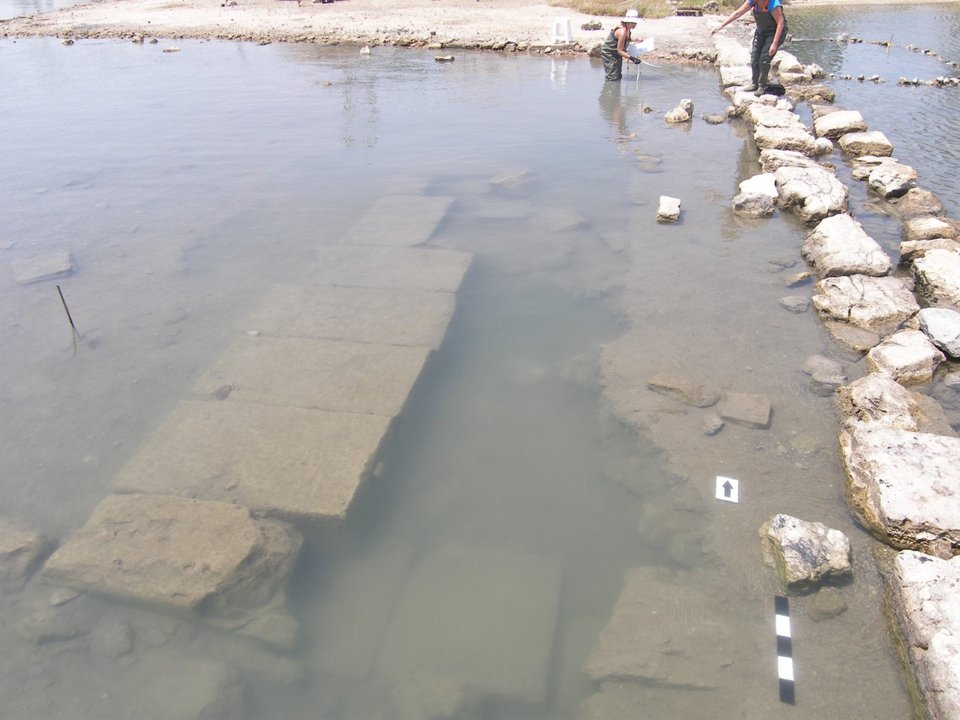 Αποκαλύφθηκε καταποντισμένο κτήριο σε υποβρύχια αρχαιολογική έρευνα στη Σαλαμίνα [εικόνες] | iefimerida.gr 2