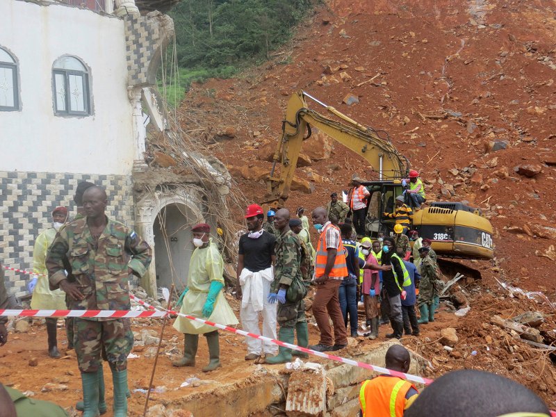 Φόβοι για νέα φονική κατολίσθηση και εξάπλωση επιδημιών στη Σιέρα Λεόνε – Εκατοντάδες οι αγνοούμενοι [εικόνες]  | iefimerida.gr 5