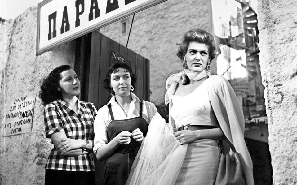 Επί σκηνής η εμβληματική Στέλλα -Πρεμιέρα τον Οκτώβρη στα γενέθλια της Μελίνας [εικόνες]  | iefimerida.gr 1