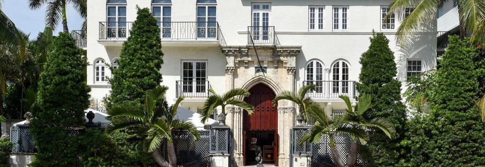 Το σπίτι που δολοφονήθηκε ο Versace έγινε ένα φανταχτερό ξενοδοχείο -Χλιδή, παντού χρυσό και η περίφημη Μέδουσα [εικόνες] | iefimerida.gr 0