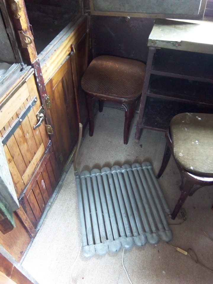 Βάνδαλοι λεηλάτησαν αυθεντικό βαγόνι του Orient Express σε Μουσείο της Θεσσαλονίκης [εικόνες]  | iefimerida.gr 4