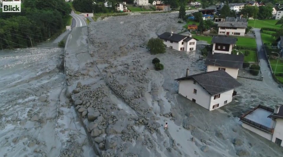 14 αγνοούμενοι μετά από κατολίσθηση στην Ελβετία -Θάφτηκε στη λάσπη το χωριό [εικόνες & βίντεο] | iefimerida.gr 0