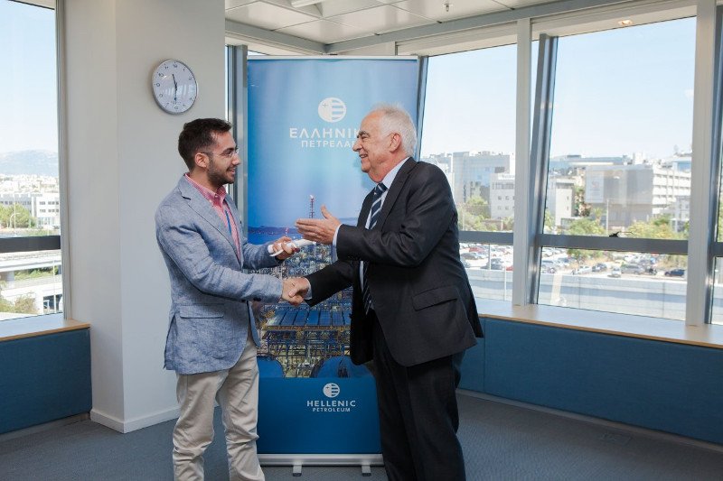 ΕΛΠΕ: Απονομή 11 υποτροφιών σε άριστους νέους για μεταπτυχιακά στο εξωτερικό [εικόνες] | iefimerida.gr 0