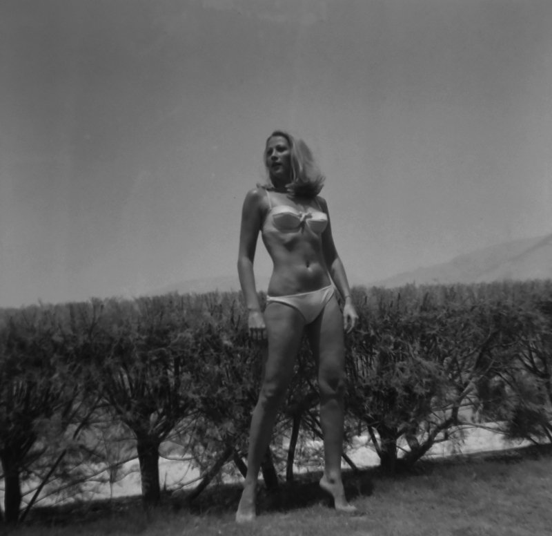 Το ασπρόμαυρο άλμπουμ της ζωής της Ζωής Λάσκαρη -Σπάνια καρέ, με τις κόρες της μωρά [εικόνες] | iefimerida.gr 5