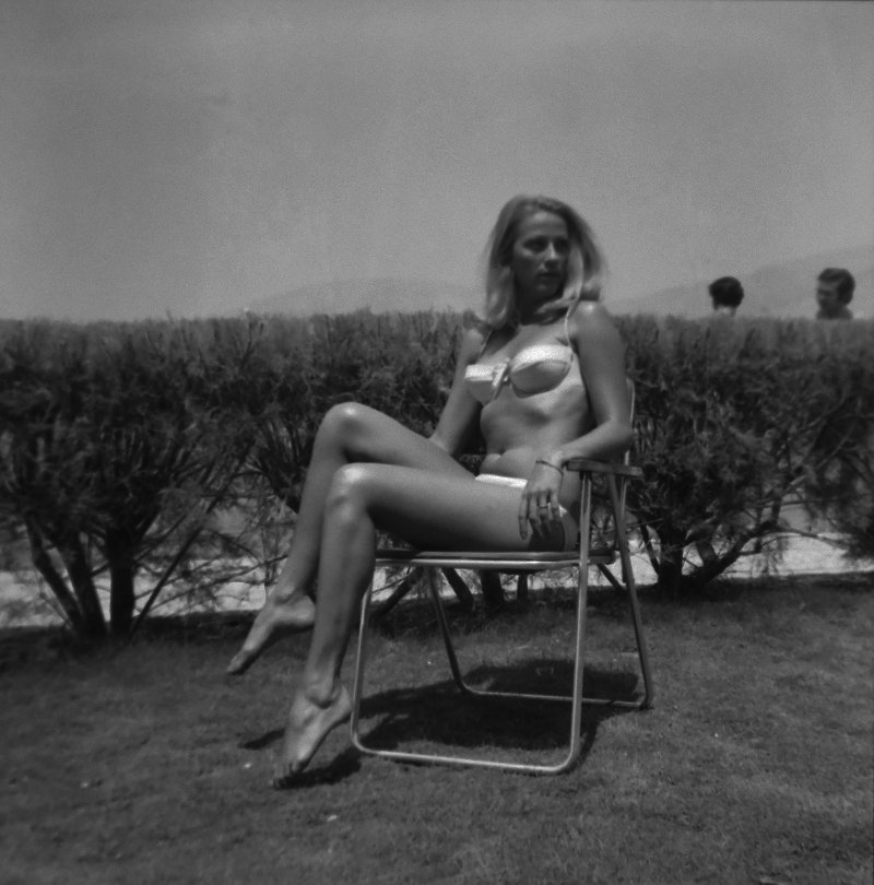 Το ασπρόμαυρο άλμπουμ της ζωής της Ζωής Λάσκαρη -Σπάνια καρέ, με τις κόρες της μωρά [εικόνες] | iefimerida.gr 6