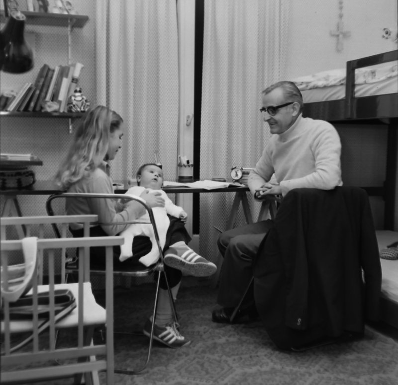 Το ασπρόμαυρο άλμπουμ της ζωής της Ζωής Λάσκαρη -Σπάνια καρέ, με τις κόρες της μωρά [εικόνες] | iefimerida.gr 23