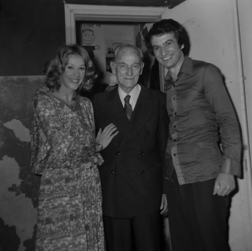 Το ασπρόμαυρο άλμπουμ της ζωής της Ζωής Λάσκαρη -Σπάνια καρέ, με τις κόρες της μωρά [εικόνες] | iefimerida.gr 15