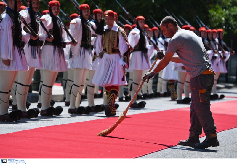 Το ζεύγος Εμανουέλ και Μπριζίτ Μακρόν στην Αθήνα -Ολο το φωτογραφικό άλμπουμ [εικόνες]  | iefimerida.gr 12