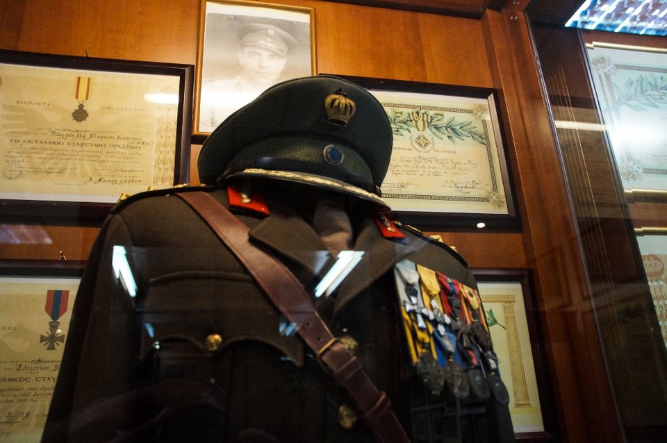 Μουσείο Πολέμου στο Καλπάκι -Οπλα, παράσημα και ματωμένες στρατιωτικές στολές [εικόνες] | iefimerida.gr 5