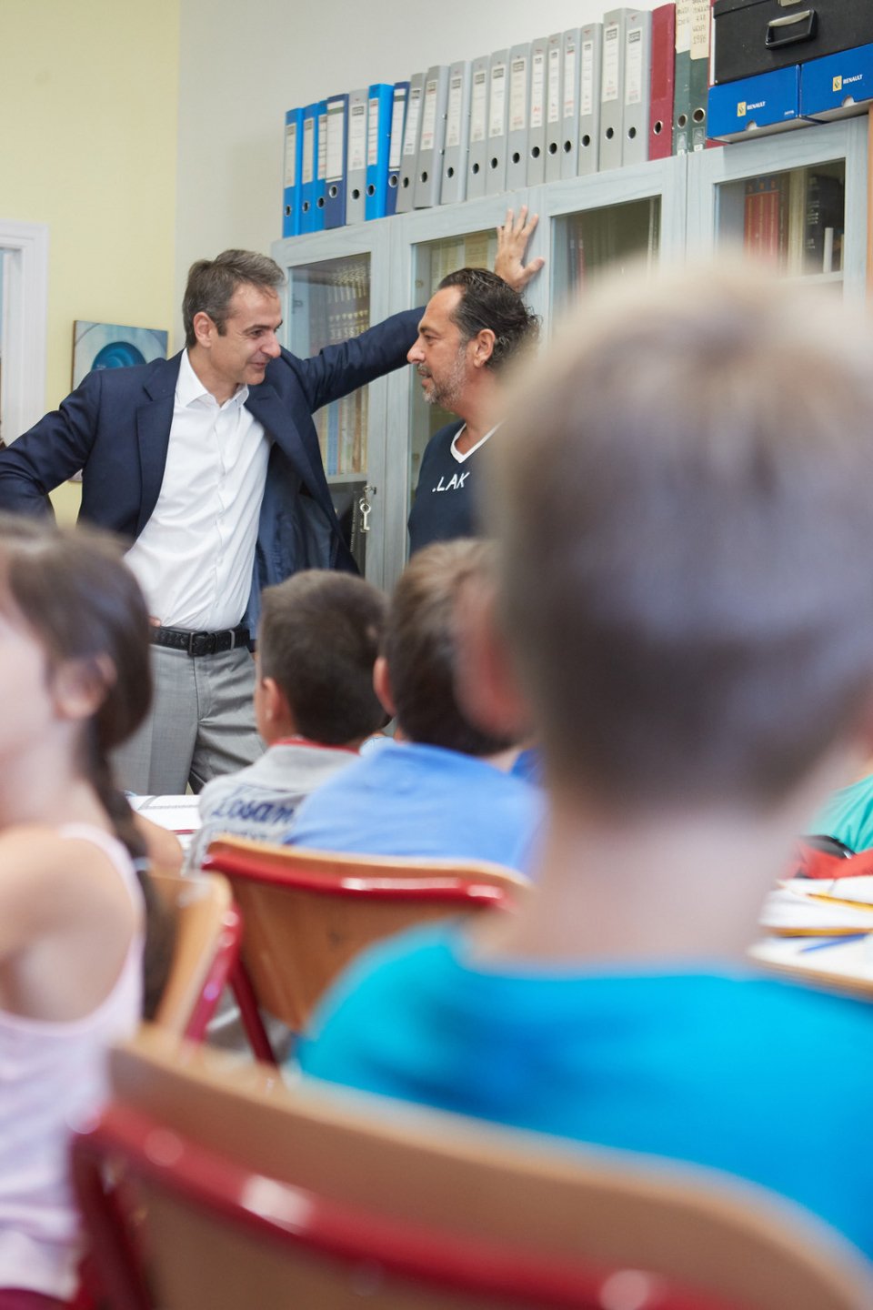 Σε δημοτικό σχολείο του Αγίου Δημητρίου ο Κυριάκος Μητσοτάκης [εικόνες]  | iefimerida.gr 2