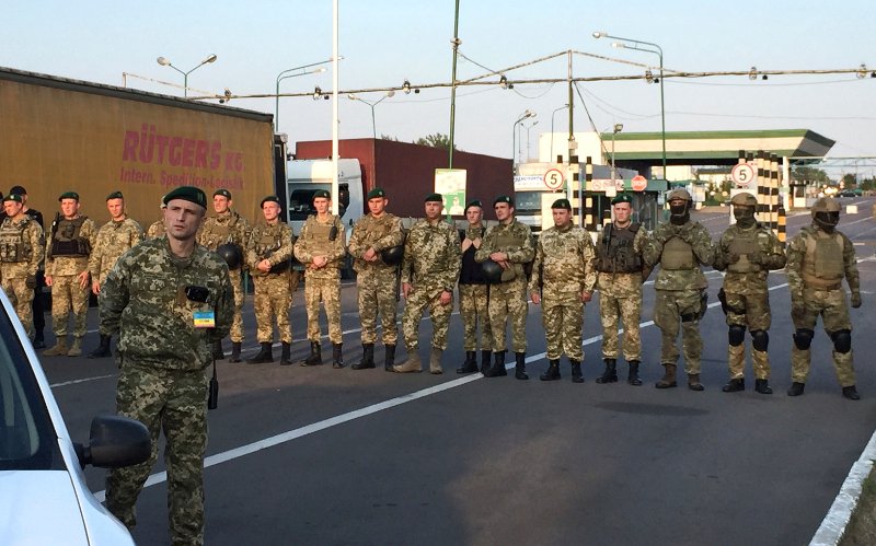 Ο Σαακασβίλι έσπασε το μπλόκο των αρχών και επέστρεψε «διά της βίας» στην Ουκρανία [εικόνες]  | iefimerida.gr 0