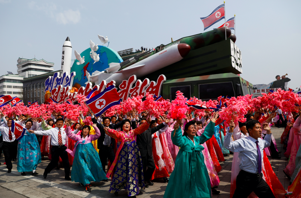 Είναι τρελός ο Κιμ Γιoνγκ Ουν; «Οχι», απαντά σε άρθρο η Le Monde και εξηγεί [εικόνες] | iefimerida.gr 1