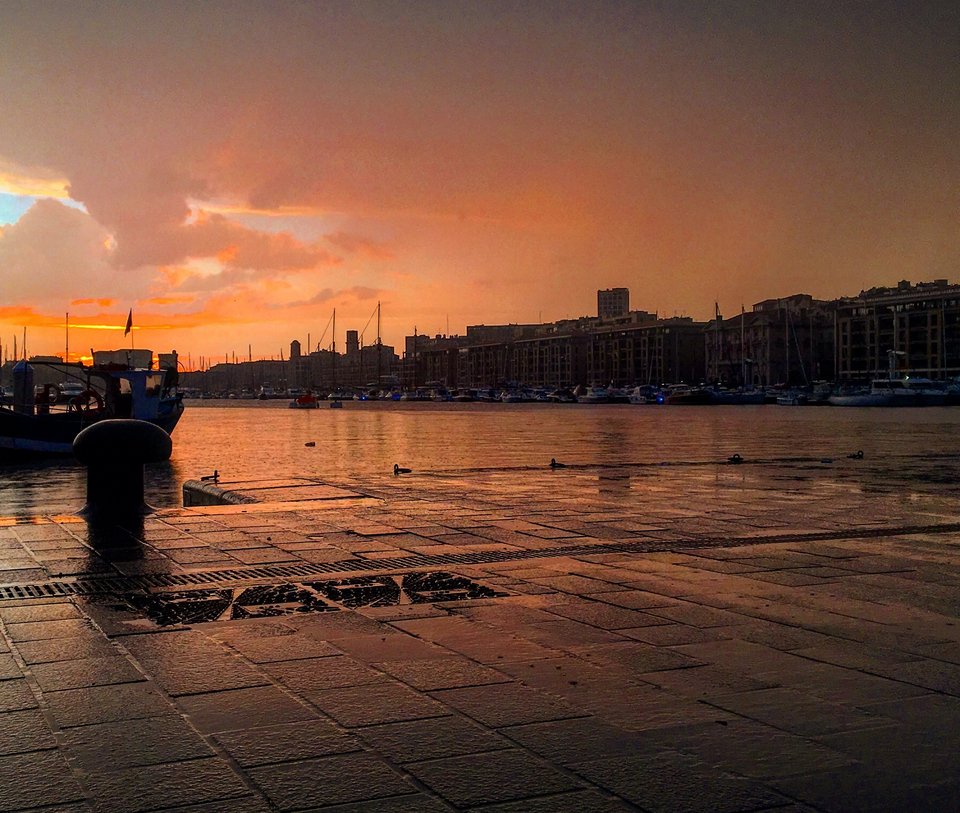 «NAYΣ»: η νέα σειρά ντοκιμαντέρ της COSMOTE TV για την ελληνική ναυτιλία & ναυπηγική [βίντεο] | iefimerida.gr 0