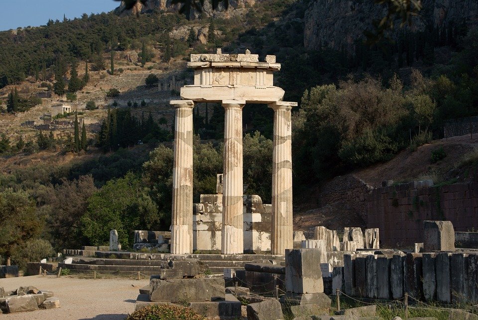 Γιατί οι αρχαίοι Ελληνες έχτιζαν σκόπιμα ναούς πάνω σε σεισμικά ρήγματα | iefimerida.gr 0