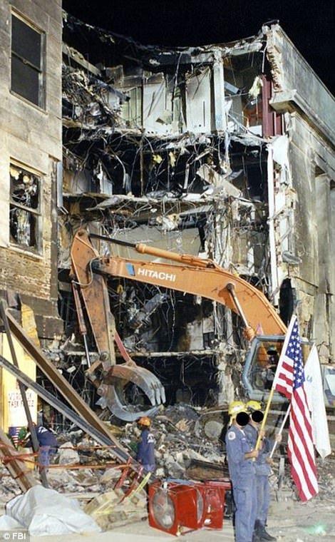 Σπάνιες φωτογραφίες του FBI από την 11/9 -Στο εσωτερικό του διαλυμένου Πενταγώνου, μετά την επίθεση [εικόνες] | iefimerida.gr 16