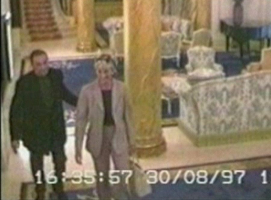 Η τελευταία ημέρα της ζωής της Νταϊάνα -Από τις βουτιές το πρωί στη Σαρδηνία, ως το φριχτό τροχαίο στο τούνελ Αλμά που της στοίχισε τη ζωή [εικόνες] | iefimerida.gr 11