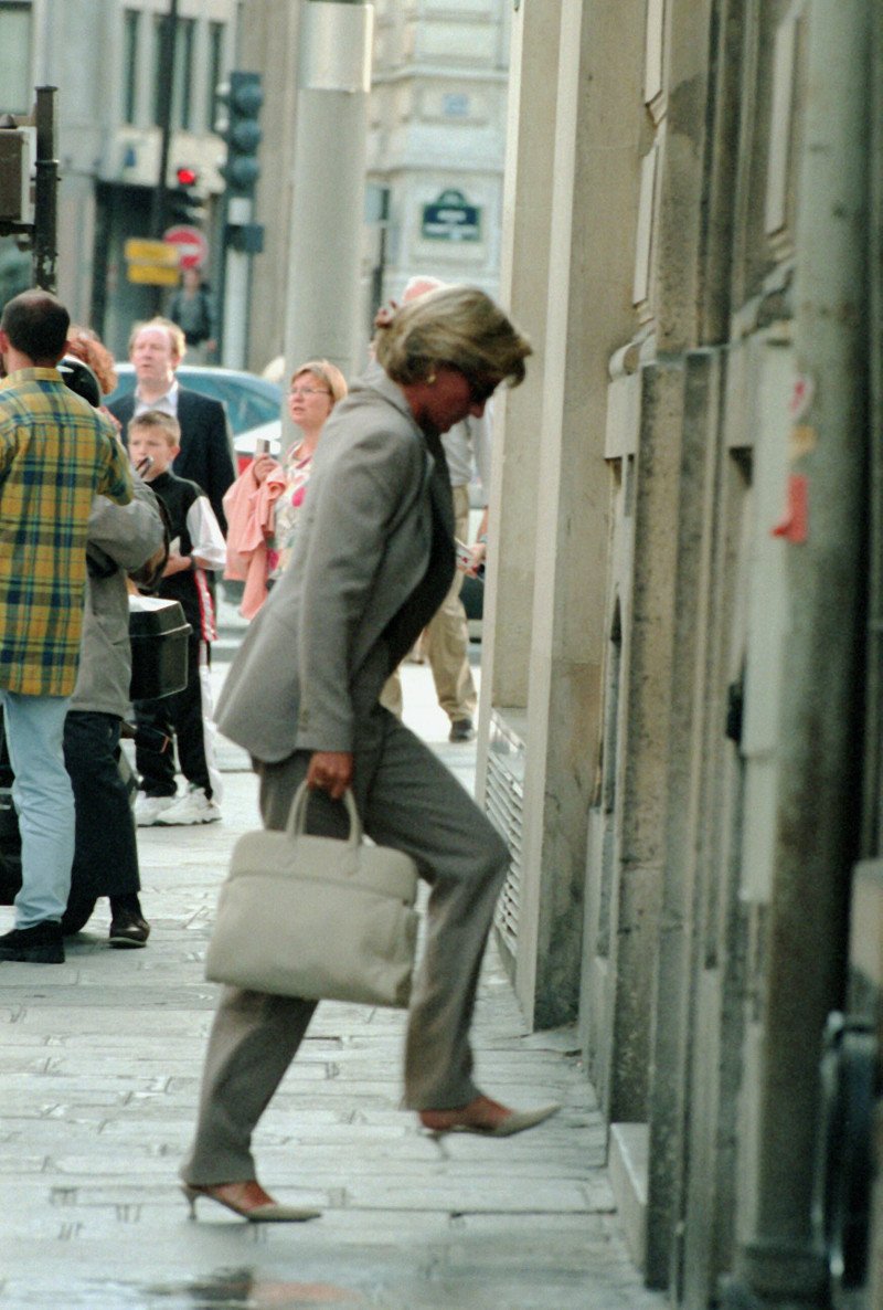 Η τελευταία ημέρα της ζωής της Νταϊάνα -Από τις βουτιές το πρωί στη Σαρδηνία, ως το φριχτό τροχαίο στο τούνελ Αλμά που της στοίχισε τη ζωή [εικόνες] | iefimerida.gr 10