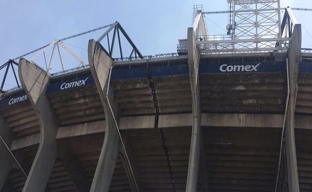 «Κόπηκε» στα δύο το στάδιο «Αζτέκα» στο Μεξικό λόγω του ισχυρού σεισμού [εικόνες & βίντεο] | iefimerida.gr 0
