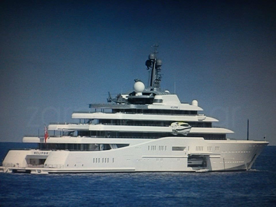 Στα Χανιά το Eclipse, το υπερπολυτελές γιοτ του Ρομάν Αμπράμοβιτς [εικόνες] | iefimerida.gr 3