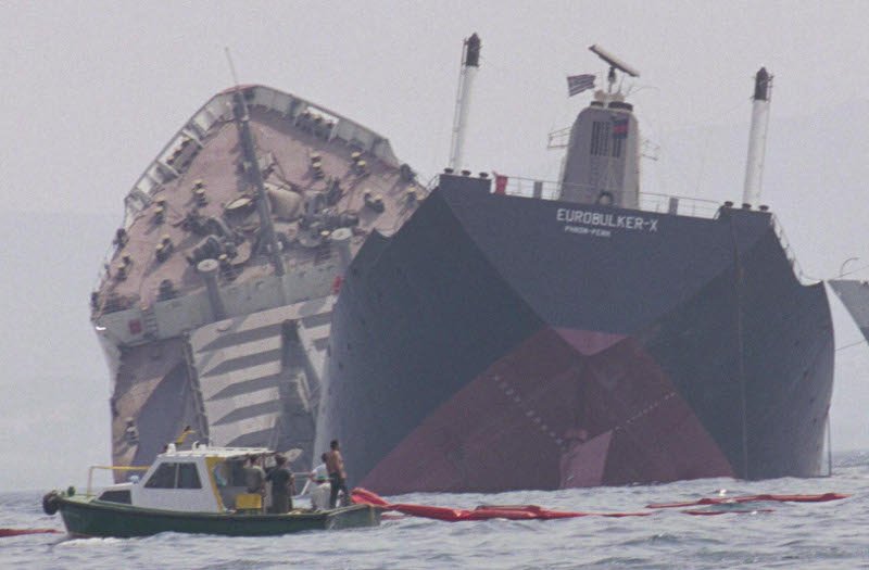 Οι μεγαλύτερες πετρελαιοκηλίδες από προηγούμενα ναυάγια και ατυχήματα πλοίων στην Ελλάδα [εικόνες & βίντεο] | iefimerida.gr 2