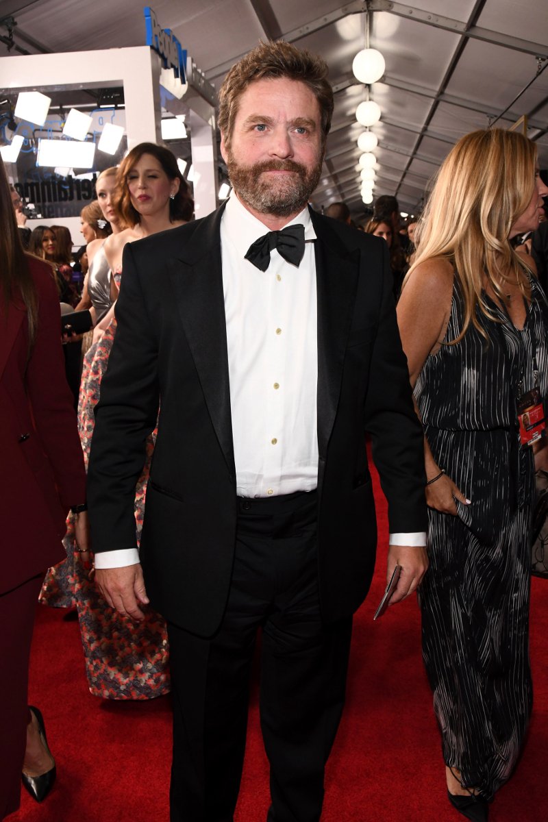 Ο Ζακ Γαλιφιανάκης έκοψε το ποτό και έμεινε μισός -Ανανεωμένος στο κόκκινο χαλί [εικόνες] | iefimerida.gr 5