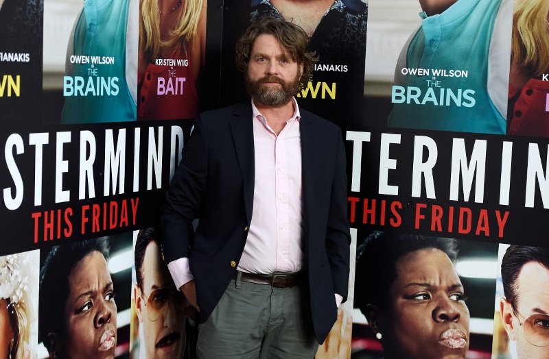 Ο Ζακ Γαλιφιανάκης έκοψε το ποτό και έμεινε μισός -Ανανεωμένος στο κόκκινο χαλί [εικόνες] | iefimerida.gr 6