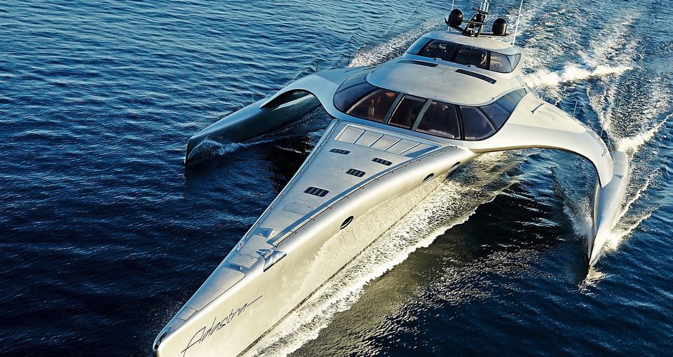 Αφωνοι στην Ψαρού με διαστημικό γιοτ, πλωτό υπερμοντέρνο παλάτι -Είναι «τρι-μαράν», πλοηγείται και μέσω... iPad [εικόνες & βίντεο] | iefimerida.gr 0