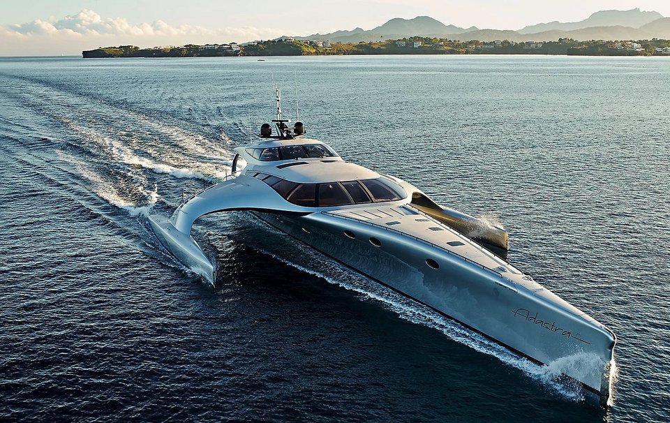 Αφωνοι στην Ψαρού με διαστημικό γιοτ, πλωτό υπερμοντέρνο παλάτι -Είναι «τρι-μαράν», πλοηγείται και μέσω... iPad [εικόνες & βίντεο] | iefimerida.gr 7