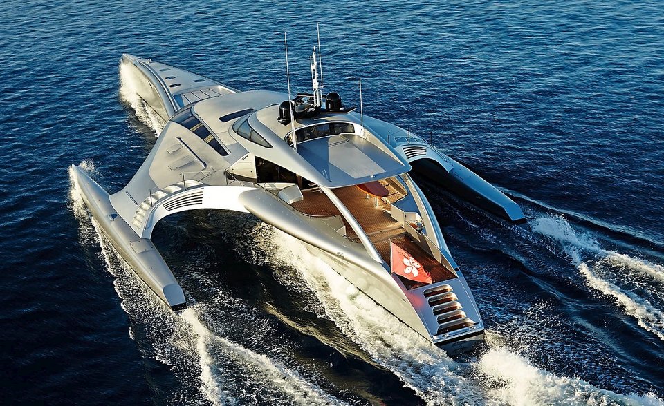 Αφωνοι στην Ψαρού με διαστημικό γιοτ, πλωτό υπερμοντέρνο παλάτι -Είναι «τρι-μαράν», πλοηγείται και μέσω... iPad [εικόνες & βίντεο] | iefimerida.gr 8