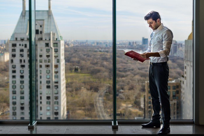 Διονύσης Γραμμένος: Ο 27χρονος Κερκυραίος που διευθύνει ορχήστρες σε όλο τον κόσμο [βίντεο]  | iefimerida.gr 0