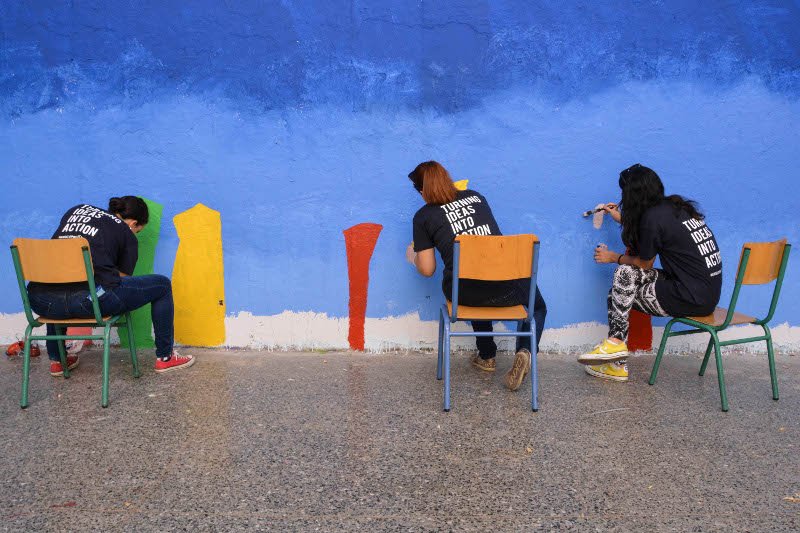 Οι υπότροφοι του Angelopoulos100 έβαψαν τοίχους σε σχολικό συγκρότημα της Γκράβας [εικόνες] | iefimerida.gr 5