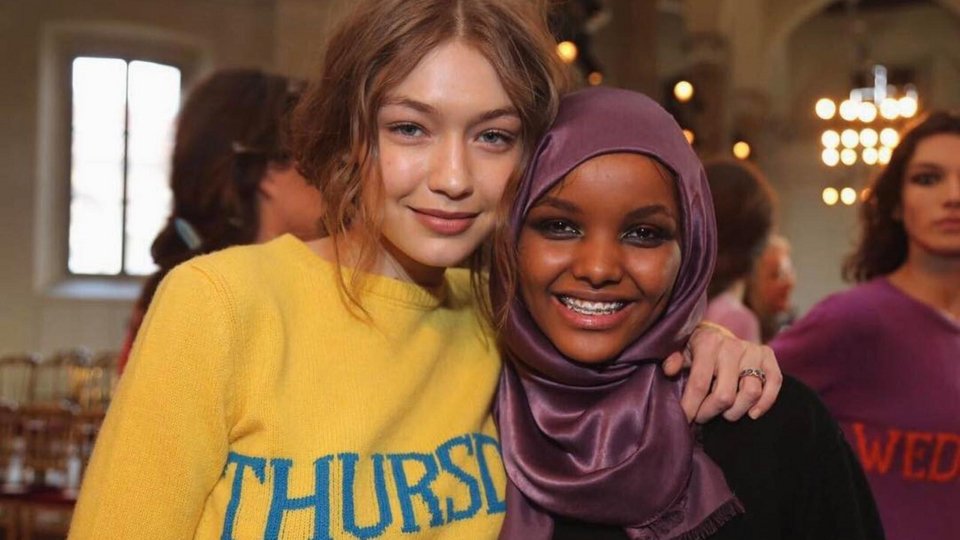 Ο κόσμος αλλάζει: Μαύρη καλλονή γίνεται top model παρότι φοράει μαντίλα [εικόνες] | iefimerida.gr 8