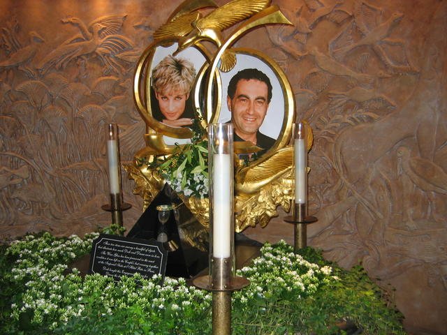 Νέο βιβλίο: «Αν ο Ντόντι Αλ Φαγιέντ είχε σεβαστεί το πρόγραμμα, η Νταϊάνα θα ζούσε» [εικόνες] | iefimerida.gr 3