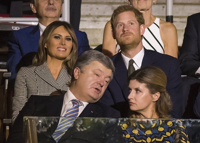 Επιτέλους μαζί: Χεράκι-χεράκι ο πρίγκιπας Χάρι και η Μέγκαν Μαρκλ [εικόνες & βίντεο] | iefimerida.gr 2