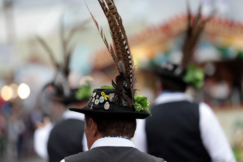 Μόναχο: Aρχισε το Oktoberfest -H μεγαλύτερη παραδοσιακή γιορτή της Γερμανίας [εικόνες & βίντεο]  | iefimerida.gr 11