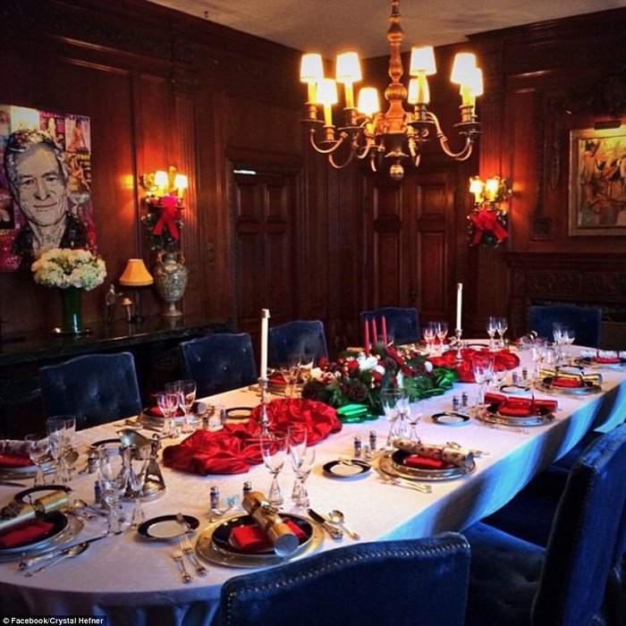 Τι στο καλό γινόταν στην έπαυλη του Playboy; -Ολα όσα έχουν κατά καιρούς αποκαλύψει τα «κουνελάκια» του Χιου Χέφνερ [εικόνες] | iefimerida.gr 10
