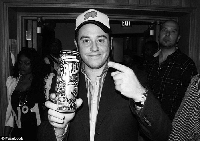 Τι στο καλό γινόταν στην έπαυλη του Playboy; -Ολα όσα έχουν κατά καιρούς αποκαλύψει τα «κουνελάκια» του Χιου Χέφνερ [εικόνες] | iefimerida.gr 9