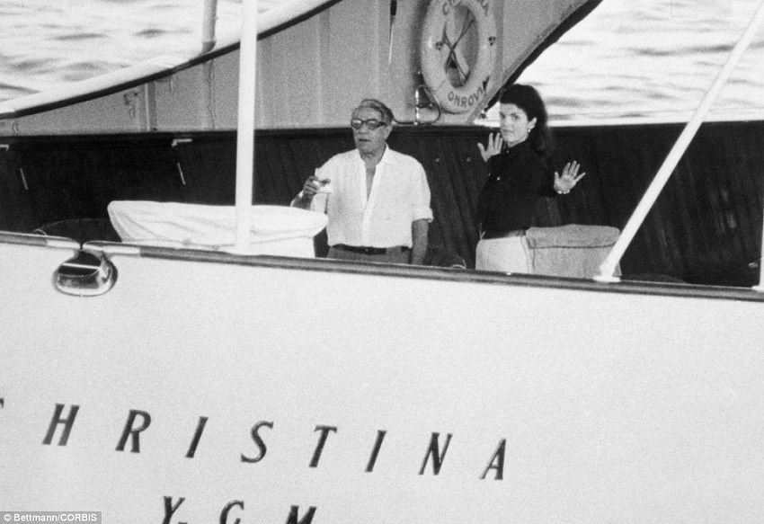 Η θαλαμηγός του Ωνάση παραμένει ο ορισμός της χλιδής -Νοικιάζεται για 470.000 ευρώ την εβδομάδα [εικόνες] | iefimerida.gr 0