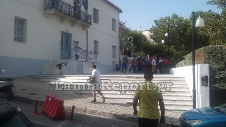 Λαμία: Επεισόδια ξανά στο Δημοτικό Συμβούλιο -Πρόταση μομφής προς τον Πρόεδρο [εικόνες & βίντεο] | iefimerida.gr 4