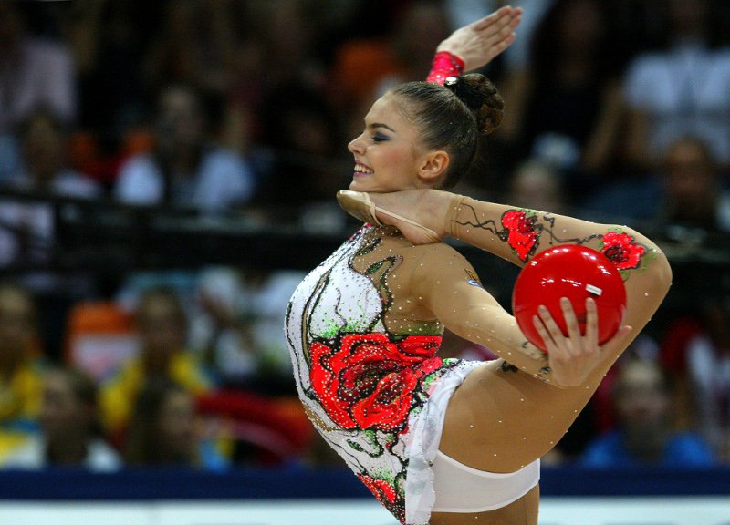 Η κρυφή ερωμένη του Πούτιν εμφανίστηκε με βέρα στο δεξί [εικόνες] | iefimerida.gr 1