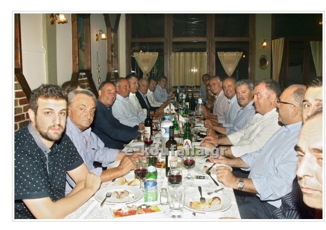 Σε ταβέρνα με στελέχη της ΝΔ ο Καραμανλής -Λαγός στιφάδο και αρνάκι γεμιστό στο μενού [εικόνες]  | iefimerida.gr 0