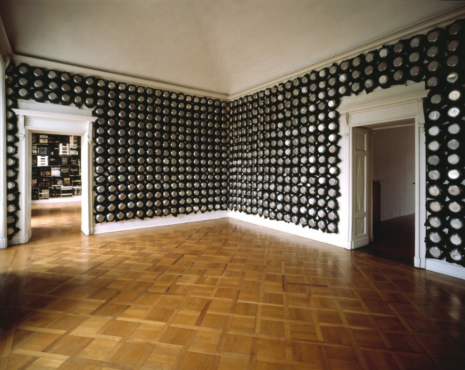 Ανατρεπτική έκθεση στο Βυζαντινό & Χριστιανικό Μουσείο -Κύπελλα από αλουμίνιο και σίδερα [εικόνες]  | iefimerida.gr 2