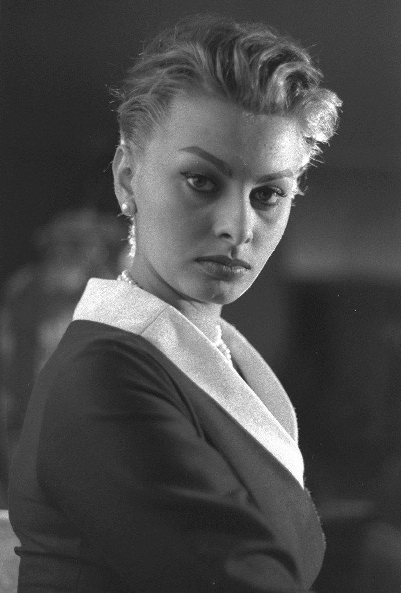 Οταν η Σοφία Λόρεν έγινε παγκόσμιο σύμβολο του σεξ -Με το βρεγμένο κολλητό φόρεμα στην Υδρα [εικόνες & βίντεο] | iefimerida.gr 7