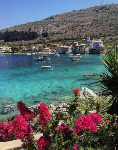 Λιμένι: Eνας προορισμός για κάθε εποχή, με γαλάζιο που σε μαγεύει [εικόνες] | iefimerida.gr 1