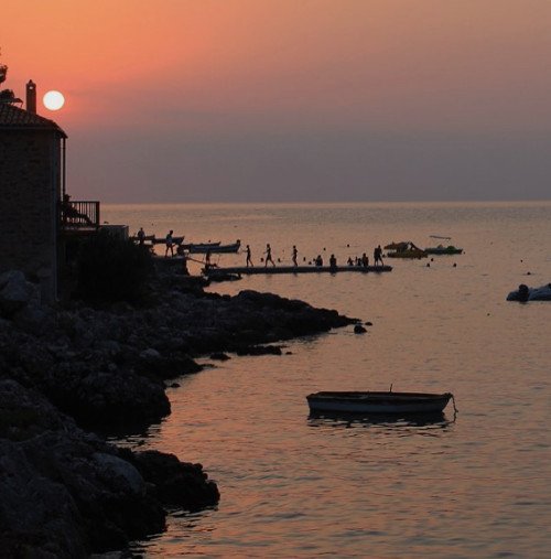 Λιμένι: Eνας προορισμός για κάθε εποχή, με γαλάζιο που σε μαγεύει [εικόνες] | iefimerida.gr 7