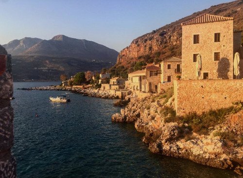 Λιμένι: Eνας προορισμός για κάθε εποχή, με γαλάζιο που σε μαγεύει [εικόνες] | iefimerida.gr 8