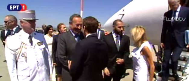 Ως σικάτη Γαλλίδα η Μπριζίτ Μακρόν στην Αθήνα -Απλή, με ασπρόμαυρο σύνολο και μια Lοuis Vuitton [εικόνες] | iefimerida.gr 3